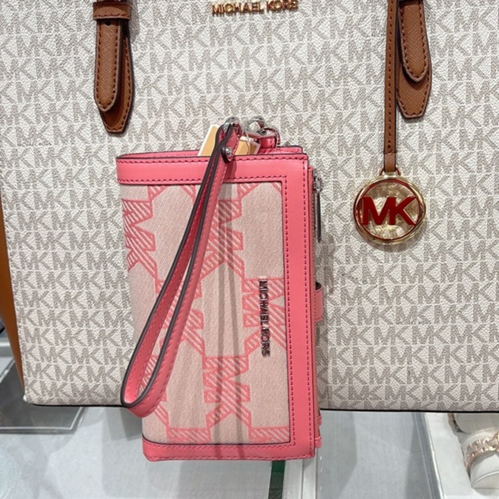 MICHAEL KORS JET SET TRAVEL 35S3GTVW7J LIGHT SAGE LG DOUBLE ZIP WRISTLET wallet